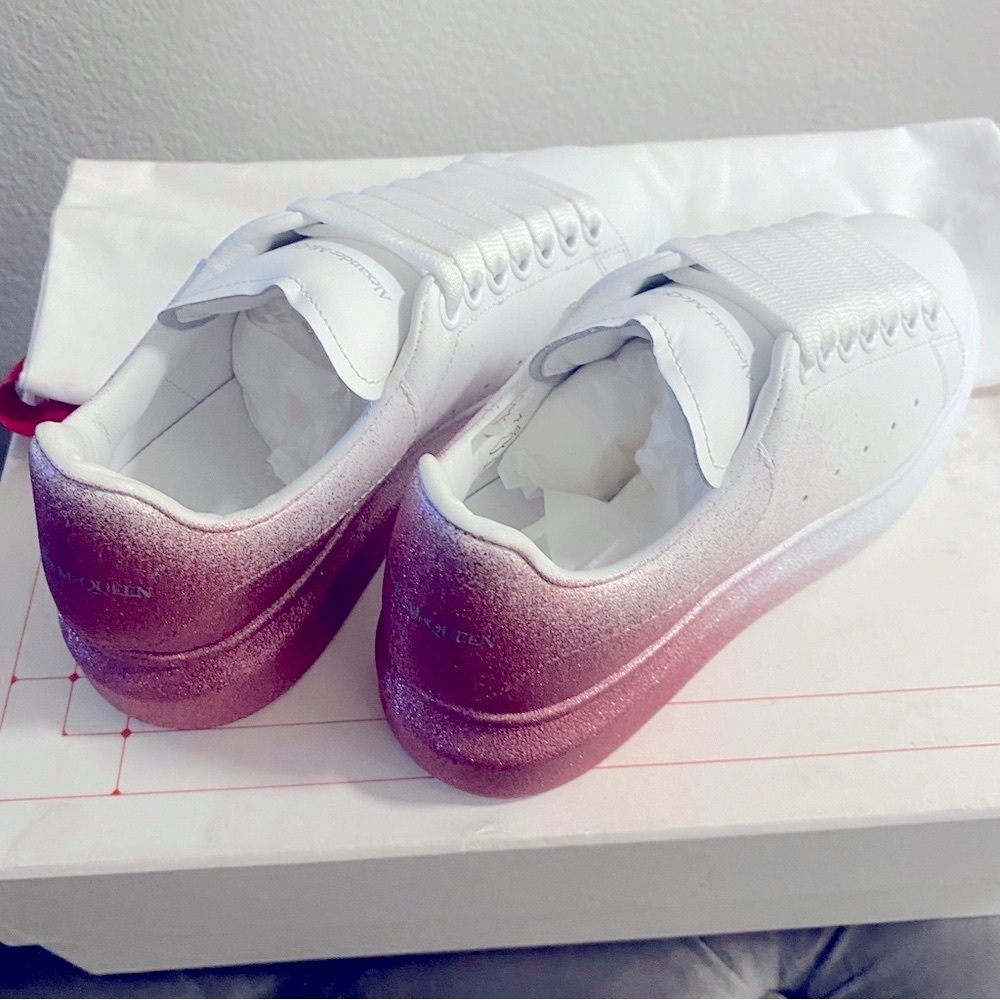 NIB Alexander McQueen Women’s Oversized Ombré Low Top Sneakers - Size 35 - Picture 10 of 16